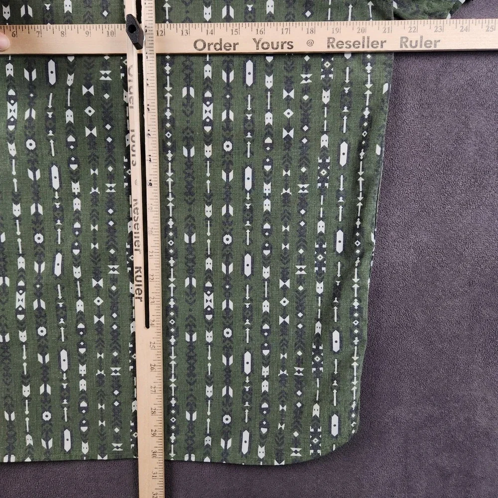 The North Face Shirt Mens Medium‎ Green Aztec Arrow Print Short Sleeve Button Up